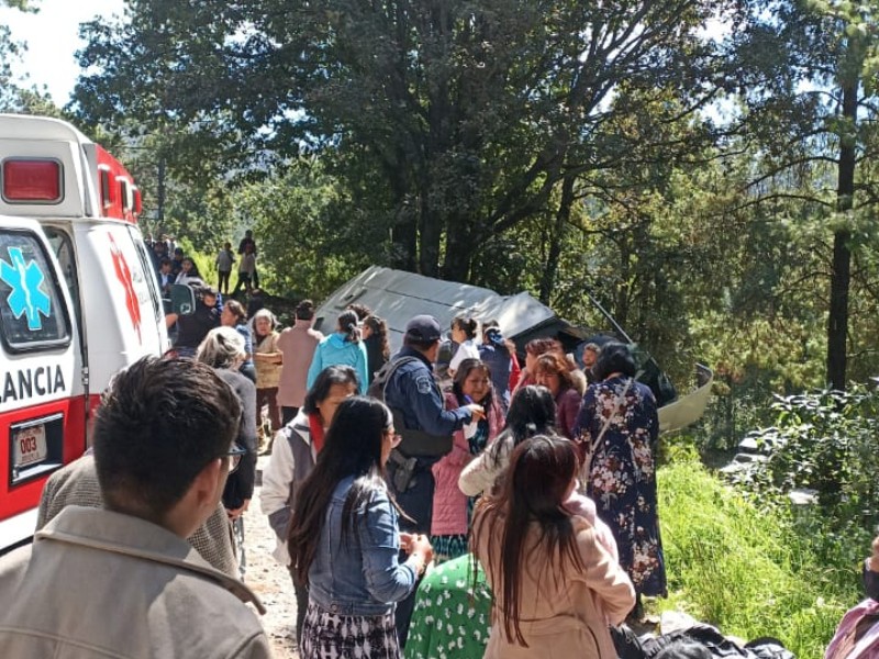 Vuelca camión en Jiquipilco. Hay 40 lesionados.